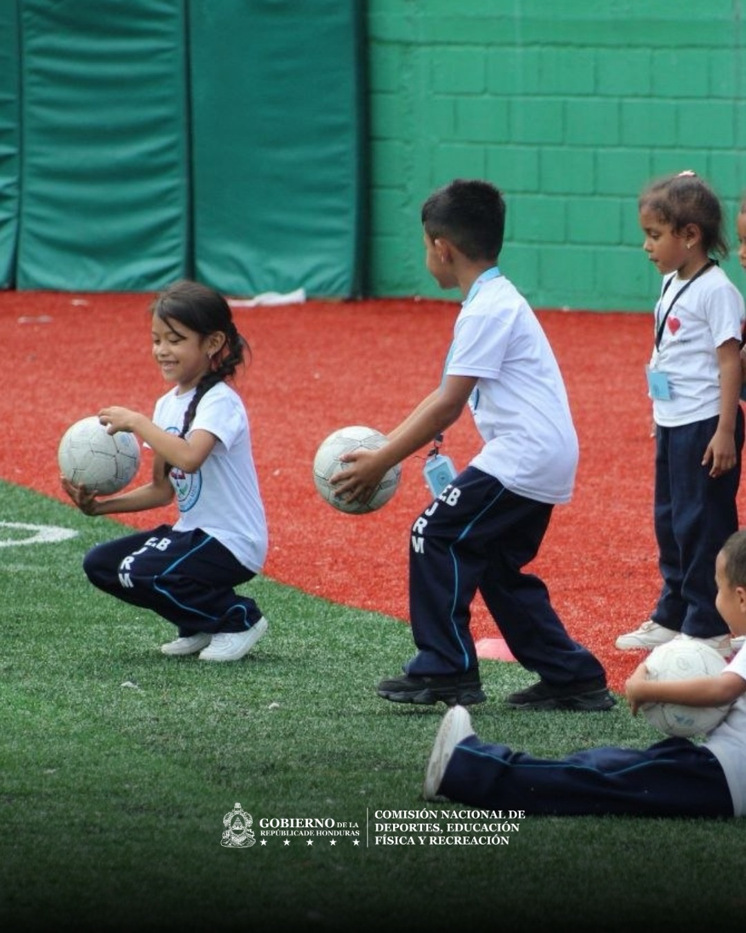 Jornada deportiva estudiantes CEB Juan Ramón Molina