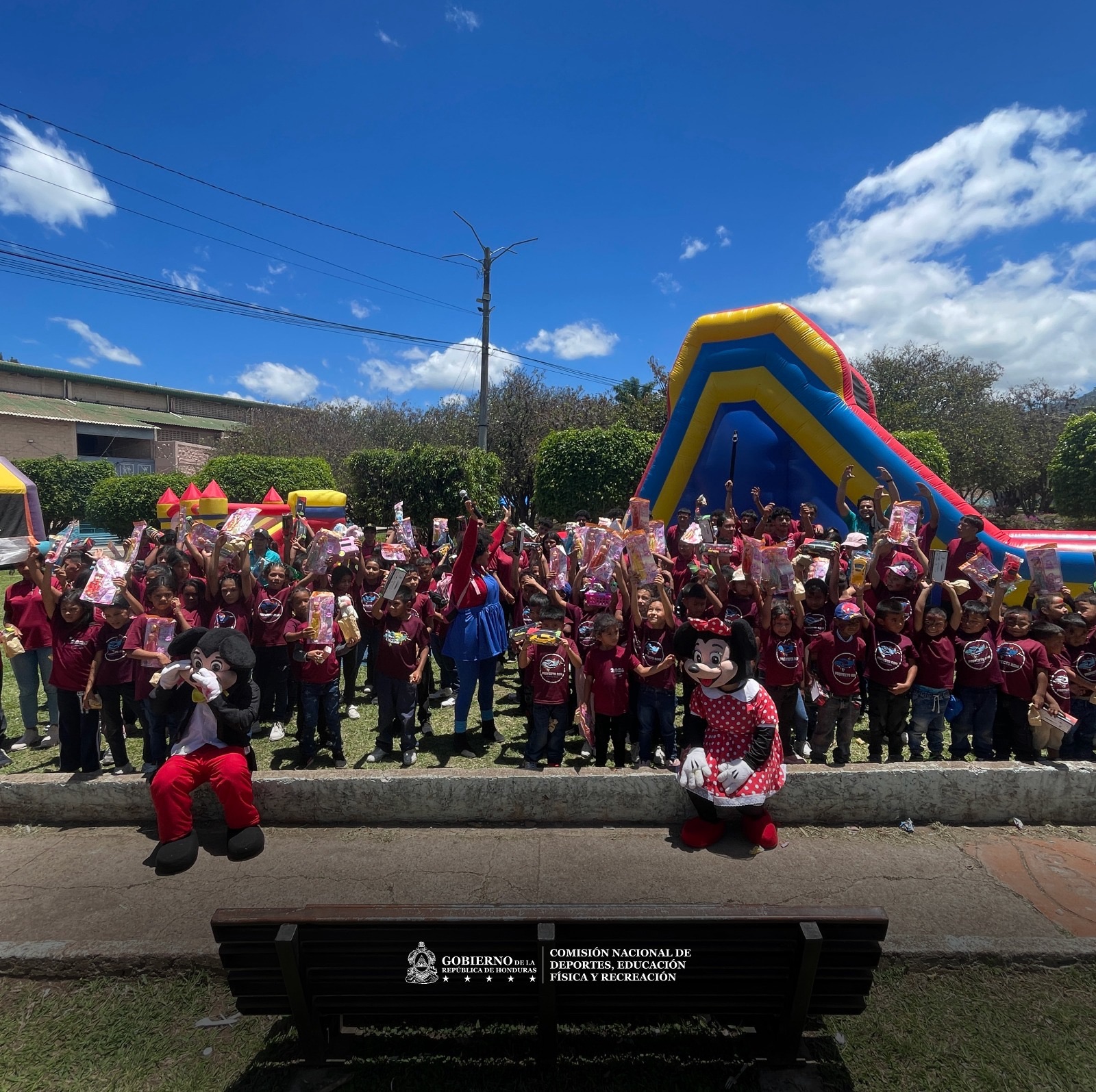 Niños y jóvenes proyecto Rohi Honduras