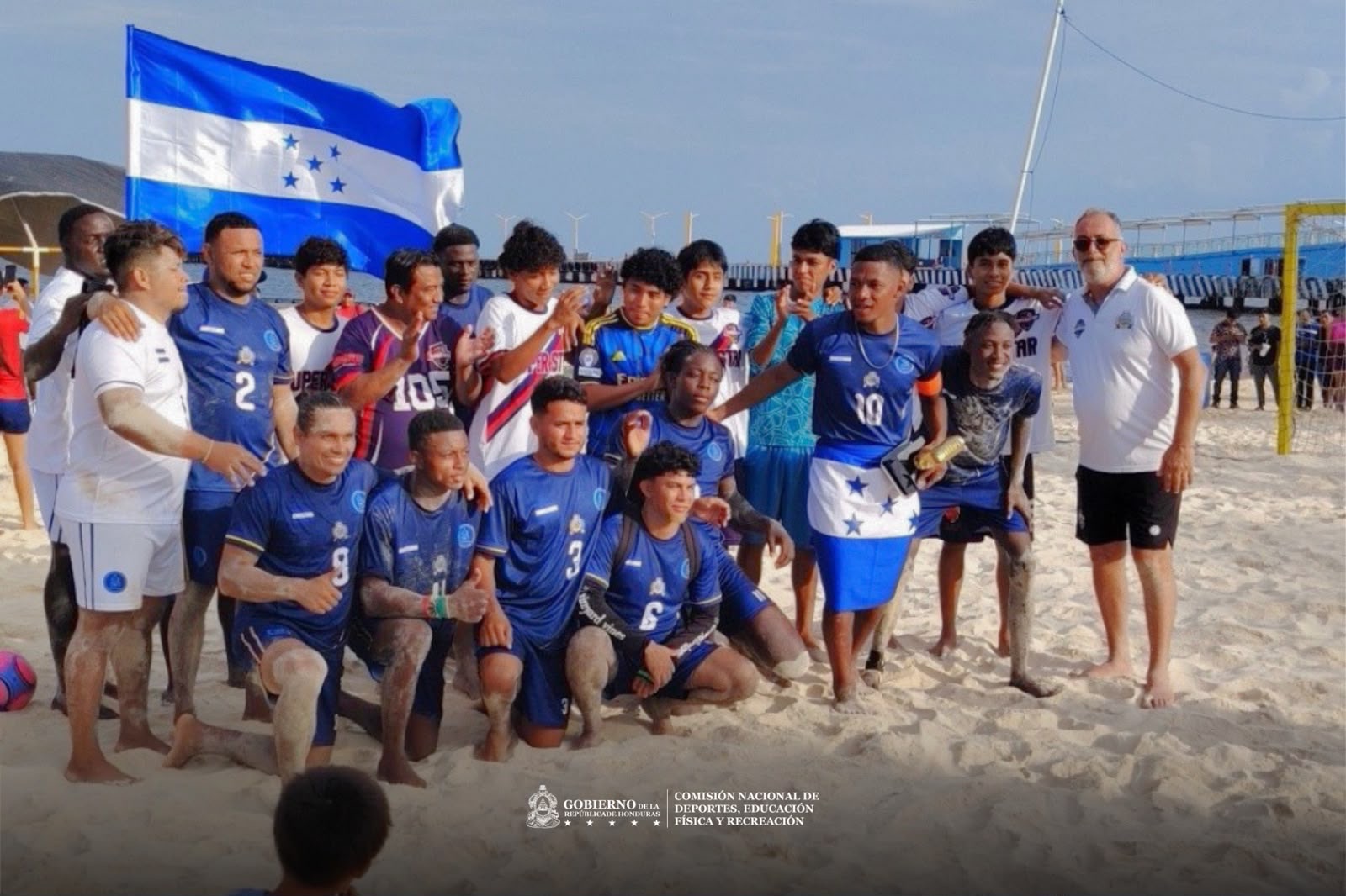 CONDEPOR celebra el histórico subcampeonato del fútbol playa hondureño en la Copa Caribe México 2026