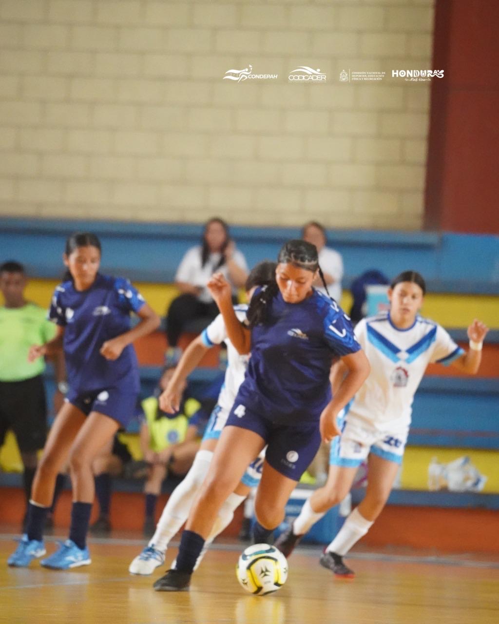 ¡PRIMERA VICTORIA PARA LAS CATRACHAS!