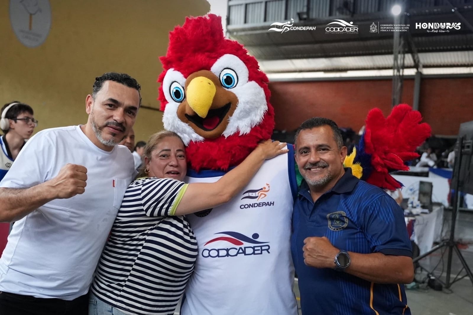 Macawi llega a poner el ambiente