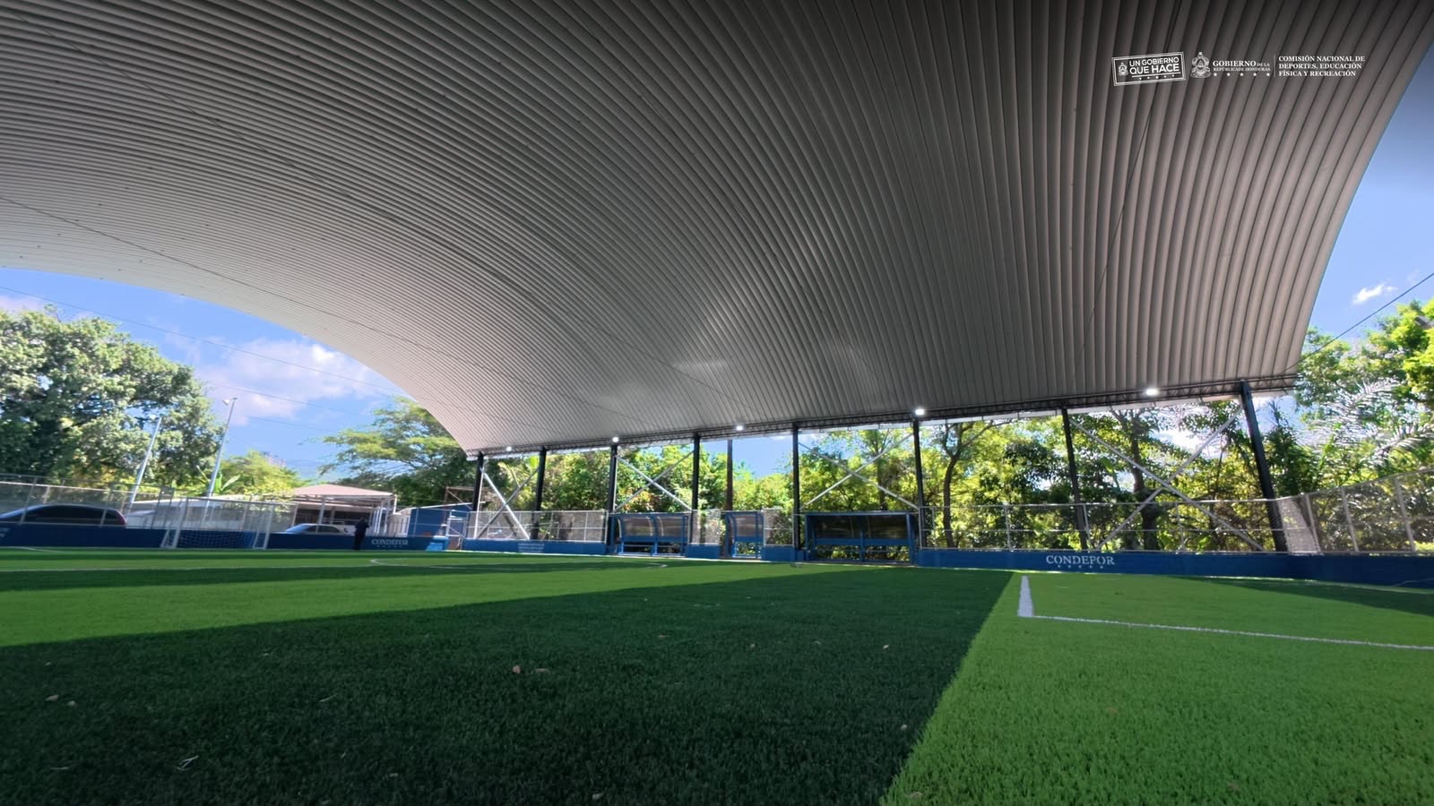 CONDEPOR recibe 2 canchas renovadas en el Complejo José Simón Azcona para fortalecer el fútbol formativo
